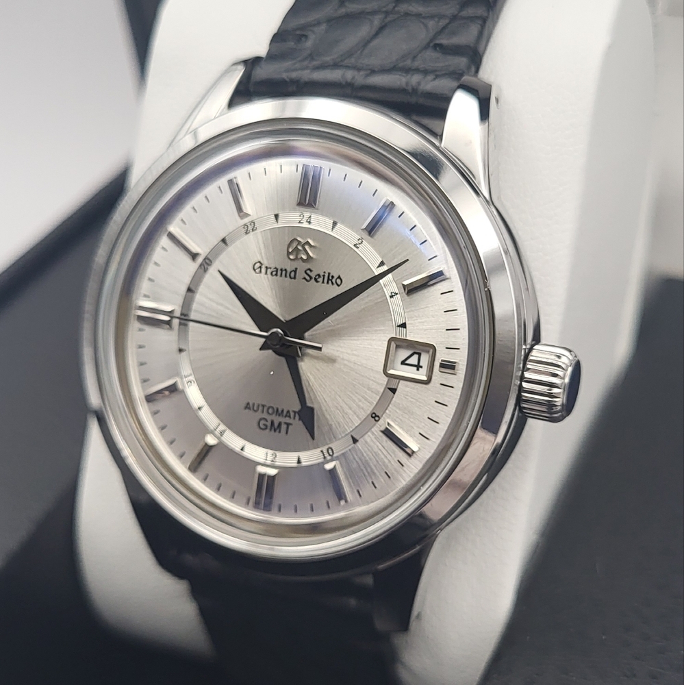 New Custom 39mm Seiko Mod Automatic GMT Watch - Picture 3 of 10